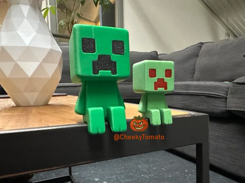 Minecraft Creeper Deskbuddy – Creeper ngồi mép bàn - Image 1