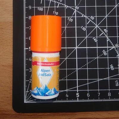 Phễu 3D tiện lợi chiết muối vào lọ mini nhanh chóng