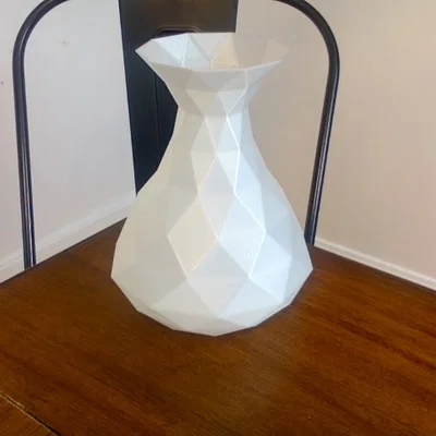Bình hoa đa giác Polygon Vase - Mẫu in 3D trang trí hiện đại