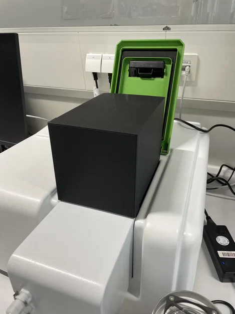 Nắp mở rộng cho cuvette cổ dài trên máy UV/Vis PerkinElmer Lambda 365 - Image 2