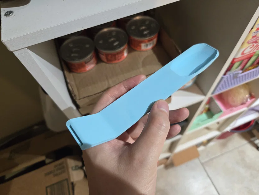 Dụng cụ 2 trong 1: Khui nắp lon và muỗng múc thức ăn cho mèo - Image 3
