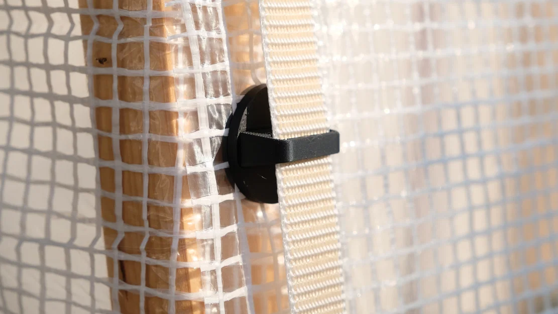 Tấm kẹp gắn foil kèm eyelet cho dây đai - Image 1