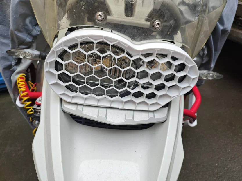 Bảo vệ đèn pha BMW R1200 GS (không cần ốc vít) - Image 1