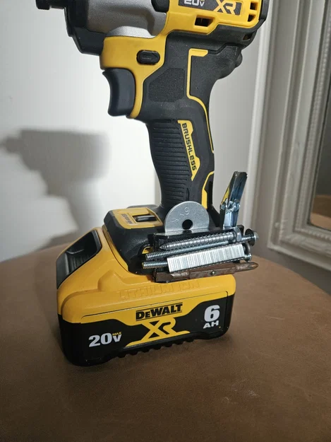 Giá giữ mũi & ốc nam châm DeWalt (phiên bản ToolConnect) - Image 1