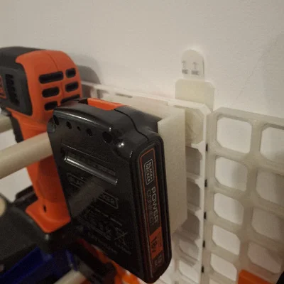 Giá đỡ pin Black & Decker 18V Li-ion kèm multiconnect cho opengrid