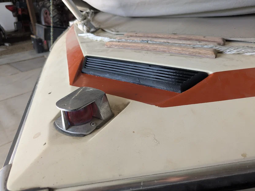 Lưới tản nhiệt còi 3D (Bow Vent) cho thuyền Glastron thập niên 1970 - Image 1