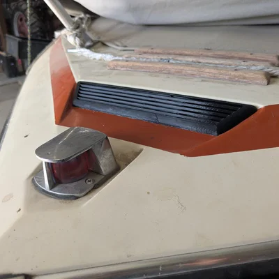 Lưới tản nhiệt còi 3D (Bow Vent) cho thuyền Glastron thập niên 1970