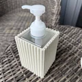 Vỏ/Ống chứa gân cho chai refill Muji PET 400 mL (Ribbed Hand Soap Sleeve) - Thumbnail 2