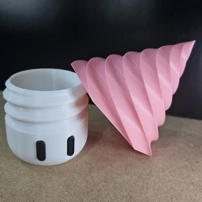 ConeHead - Mascot trang trí có nắp mở và ngăn chứa nhỏ