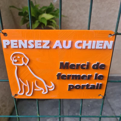 Biển báo 3D nhắc đóng cổng cho nhà có nuôi chó (panneau chien)