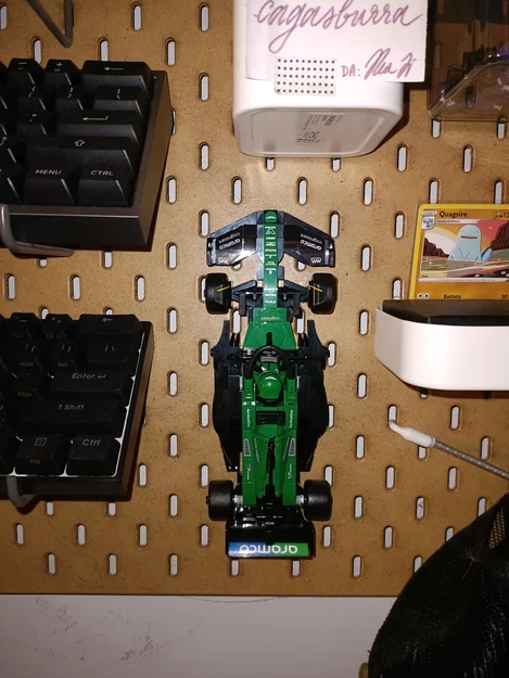 Giá treo mô hình xe F1 Speed Champions trên bảng IKEA Skadis - Image 1