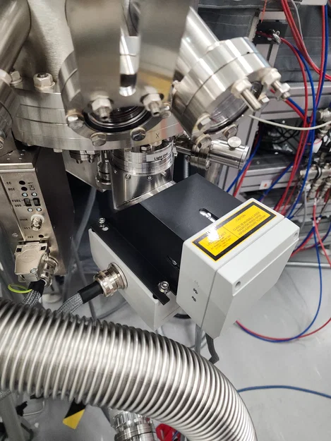 Giá đỡ Preamp cho ScientaOmicron VT-AFM XA giúp quản lý dây cáp - Image 1