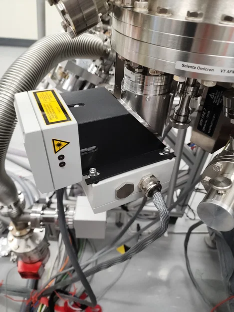 Giá đỡ Preamp cho ScientaOmicron VT-AFM XA giúp quản lý dây cáp - Image 4
