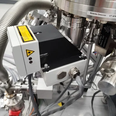 Giá đỡ Preamp cho ScientaOmicron VT-AFM XA giúp quản lý dây cáp