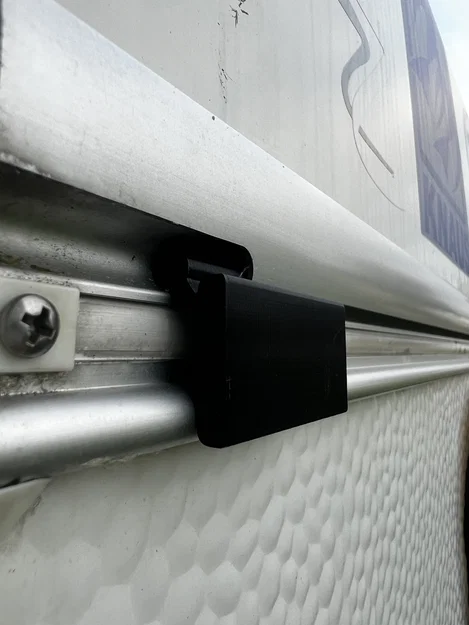 Kederschienen aufname Grundteil – Phần đế gắn Kederschiene cho caravan - Image 1