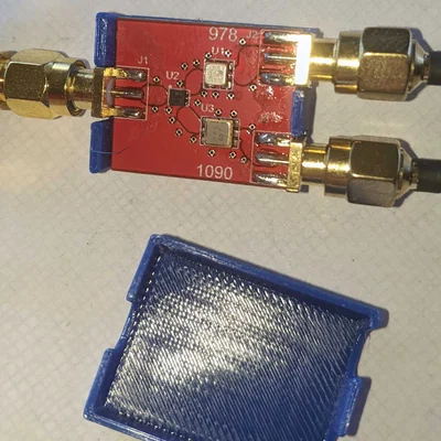 Hộp bảo vệ 3D cho bộ chia tín hiệu 1090MHz và 978MHz ADS-B