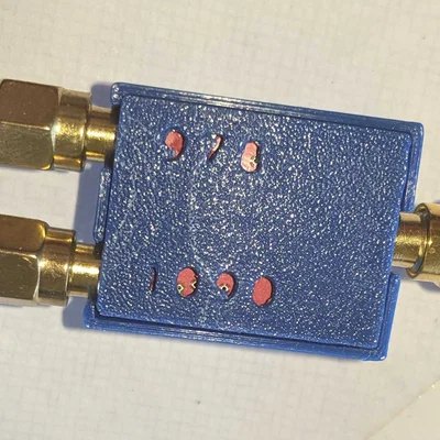 Hộp bảo vệ 3D cho bộ chia tín hiệu 1090MHz và 978MHz ADS-B