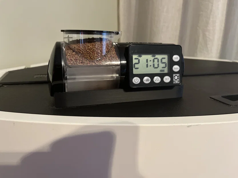 Bộ giá đỡ máy cho ăn tự động JBL cho hồ cá Juwel - Image 1