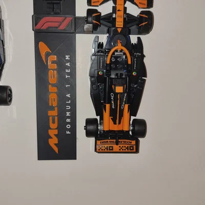 Giá treo tường 3D cho mô hình xe đua Lego F1 McLaren