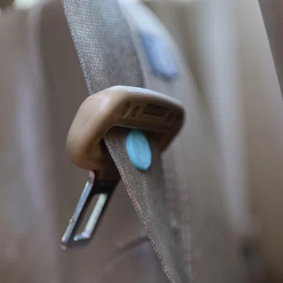 Chặn Khóa Dây An Toàn (Seatbelt Buckle Stopper)