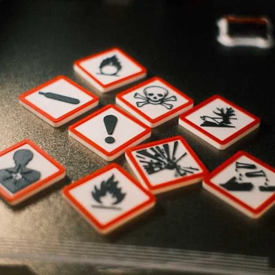 ChemLab Magnets – Nam châm cảnh báo GHS màu đỏ