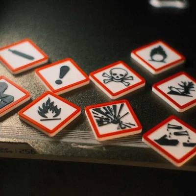 ChemLab Magnets – Nam châm cảnh báo GHS màu đỏ