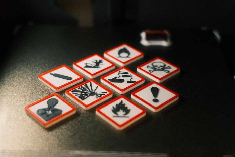 ChemLab Magnets – Nam châm cảnh báo GHS màu đỏ - Image 7