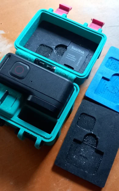 Miếng chèn nắp hộp đựng thẻ SD cho GoPro Rugged Case (3D Model) - Image 1
