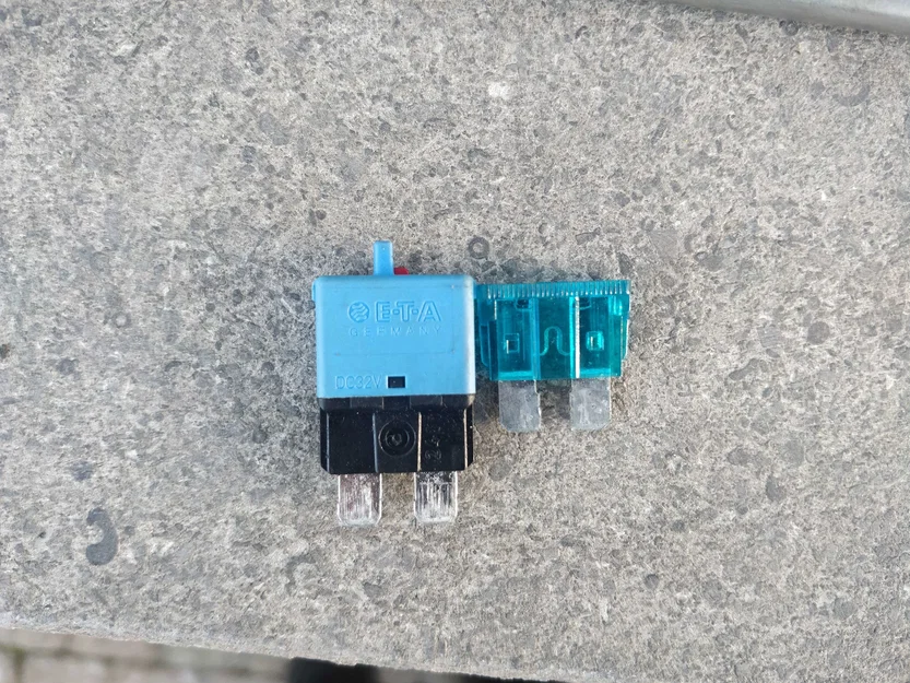 Nắp đậy cầu chì nâng cấp cho xe Suzuki DR Big 750/800 - Image 4