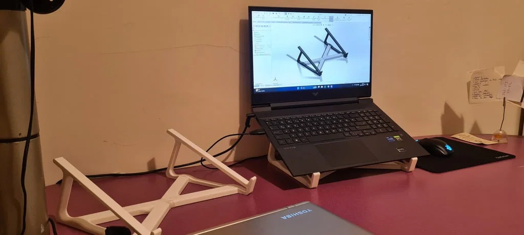 Kệ đỡ Laptop 3D tiện lợi, thiết kế vững chãi cho không gian làm việc - Image 1