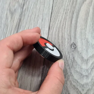 Phụ kiện trang trí Crocs hình Pokeball in 3D độc đáo