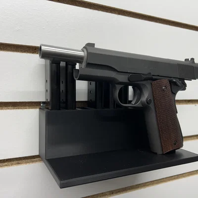 Giá treo 1911 và khay gắn băng đạn cho slatwall
