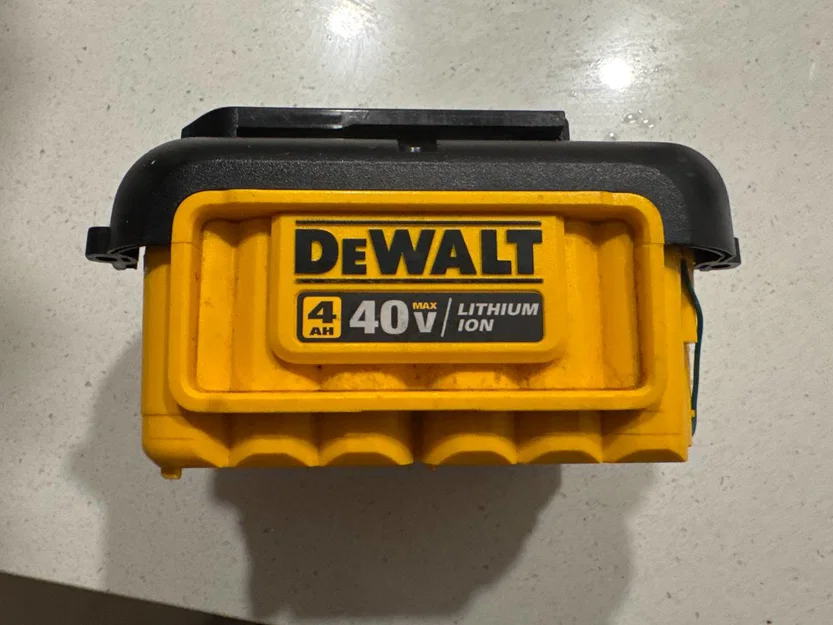 Ốp bảo vệ pin Dewalt DCB404 40V 4AH in 3D bằng TPU - Image 1