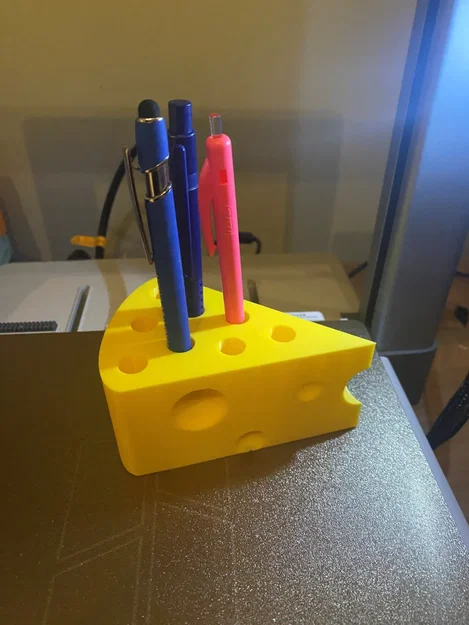 Ống cắm bút hình lát phô mai (Cheese Slice Pen Holder) - Image 1