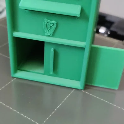 Hộp tiết kiệm hình thùng thư Ireland (Irish Postbox money box)