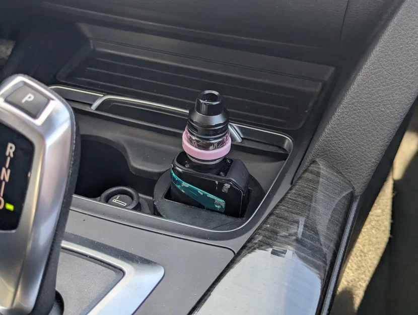 Giá để Geekvape Aegis trong hộc để ly cho xe BMW - Image 1