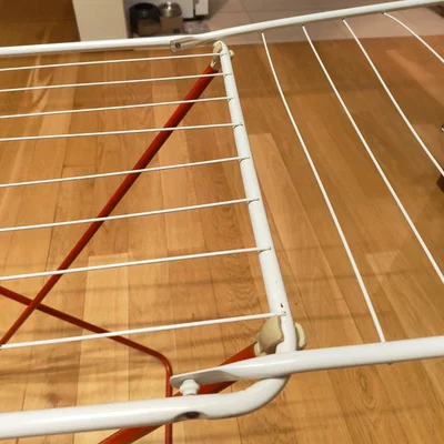 Đầu nối cho giá phơi đồ (connector for a drying rack)