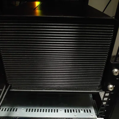 Mặt trước thoáng gió cho Razer Core X