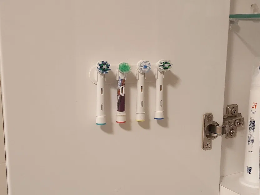 Giá treo đầu bàn chải Oral-B (1-6 đầu; gắn tường/cửa tủ) - Image 1