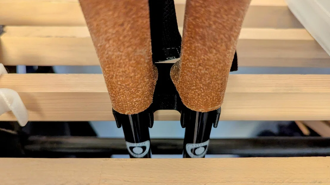 Giá treo gậy leo núi thông minh cho kệ IKEA Bodoe (3D Printed) - Image 1