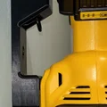Giá treo tường máy hút bụi Dewalt DCV501H - Thumbnail 3
