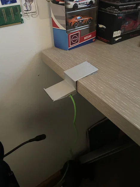 Móc treo tai nghe gắn bàn tiện lợi (Headphone hook for desk) - Image 1