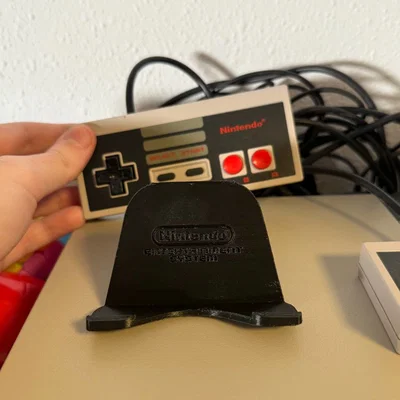 Kệ dựng tay cầm NES (NES Controller Stand)