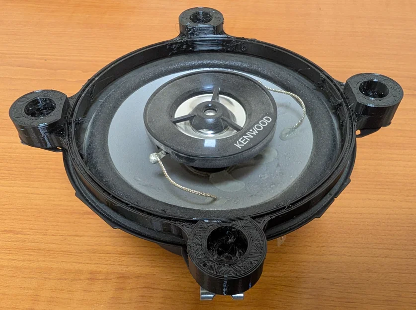 Cữ kê/nâng loa sau R5 (Rear Speaker Spacer/Raiser) - Image 1