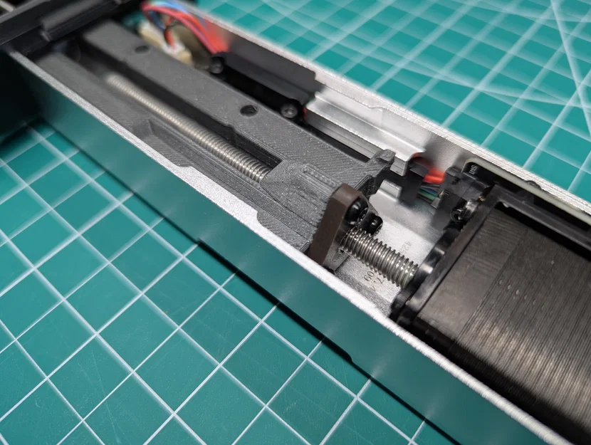 Carriage thay thế Opentrons OT-2 P300 8-Channel Gen2 - Image 3