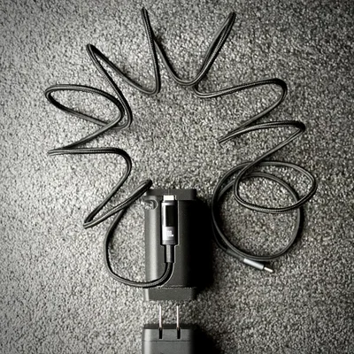 Bộ sắp xếp cáp di động (Portable Cable Organizer)