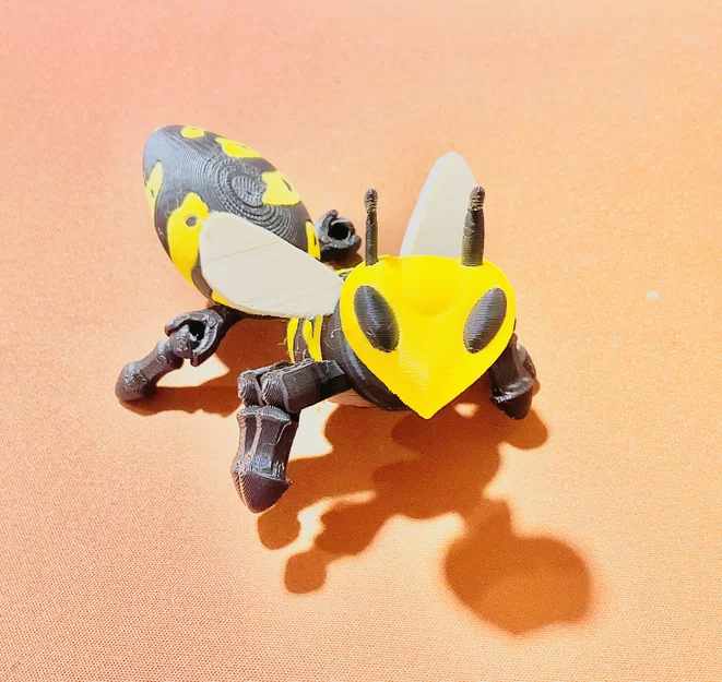 Mô hình ong bắp cày Articulated Wasp in 3D linh hoạt - Image 1