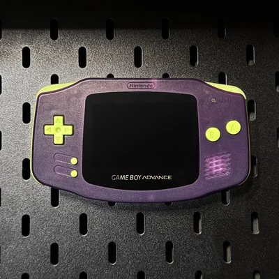 Giá treo Game Boy Advance gắn bảng IKEA Skadis cực gọn