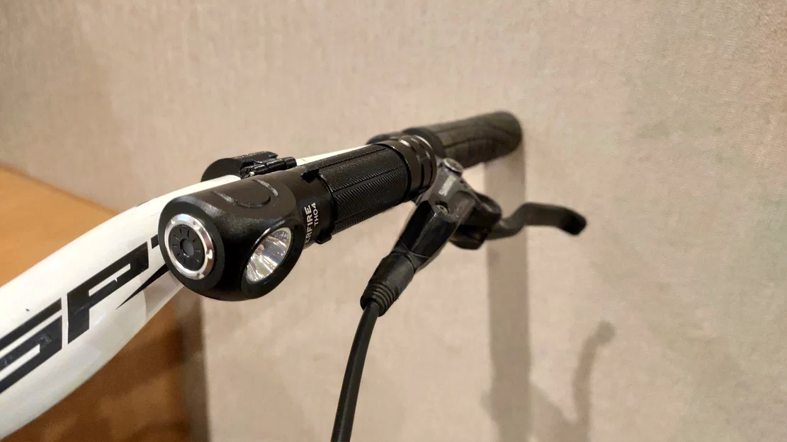 Ngàm kẹp gắn đèn pha LED/đèn pin (torch) cho xe đạp - Image 2