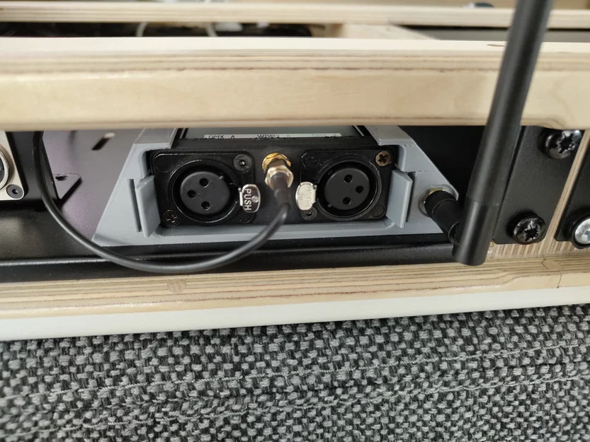 ESP ArtNetNode (ArtNet DMX/Pixel interface) - ngàm/giá đỡ trượt vào khóa - Image 3